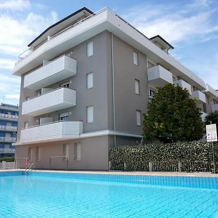 Beautiful For 6 People With Pool By Beahost Apartman Porto Santa Margherita di Caorle