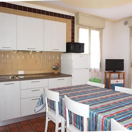 Beautiful For 6 People With Pool By Beahost Apartman *